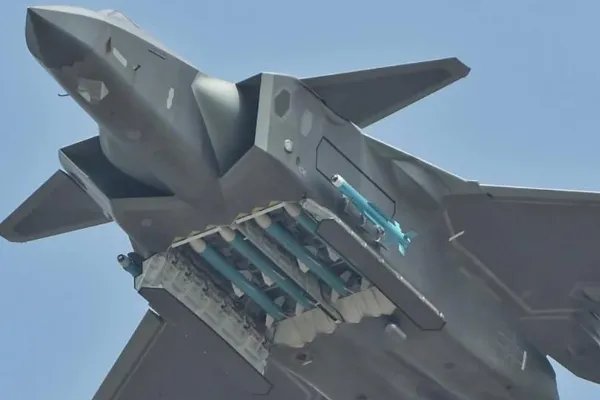 歼20和f22哪个厉害？有什么区别？