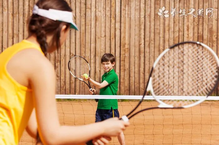 纯牛奶和蜂蜜做面膜有什么功效 牛奶蜂蜜面膜的功效