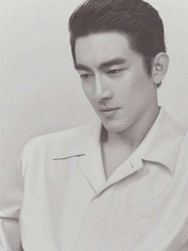 为赵又廷庆生竟然发展到征集丑照,林更新曝光度不大为何人气不减?