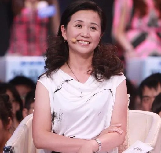 情感导师黄菡老公袁剑曝光  眼光独特粉丝众多