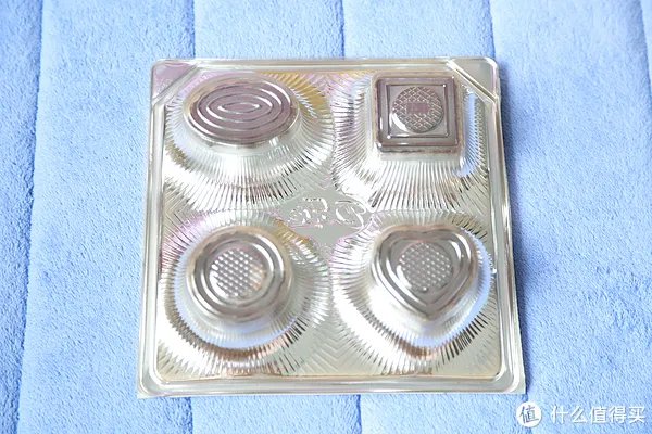 月饼界的“黑珍珠”——德芙巧月