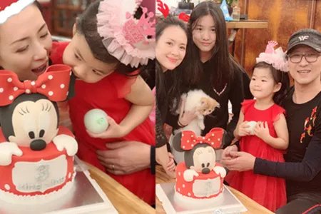 章子怡三八节发文 为女儿庆生全家出动