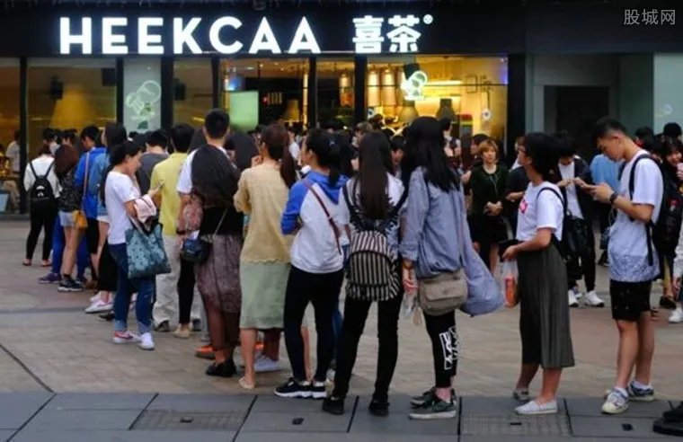 喜茶中喝出指套 喝出加工专用指套有图有真相被调查