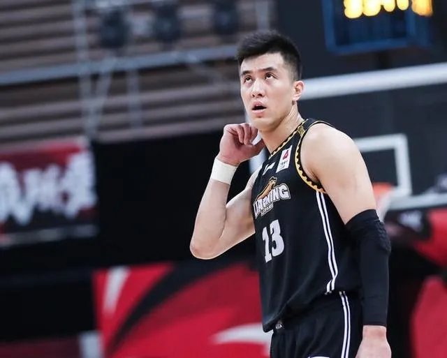 辽宁男篮纸面实力占优，总决赛第一场到底输在了哪里？