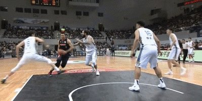 易立致歉易建联：阿联回应没事，只是失控动作