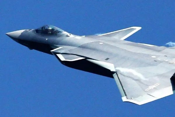 歼20和f22哪个厉害？有什么区别？