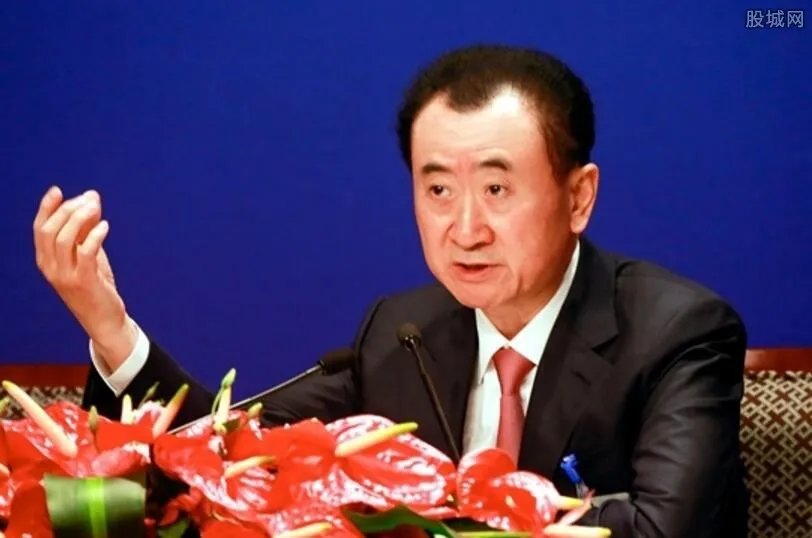 王健林的滑铁卢是什么意思 王健林的滑铁卢狂甩资产