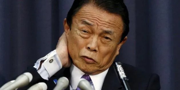 如何看待日本副首相把亚投行比作“高利贷”一事？
