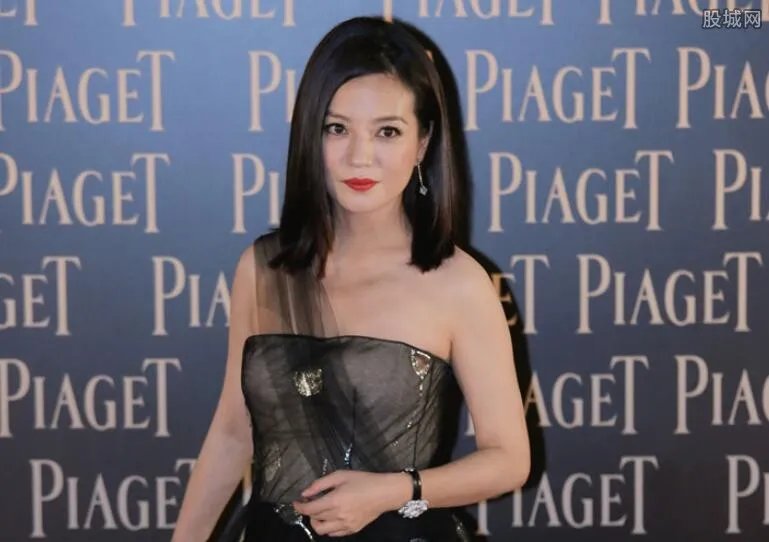 赵薇青涩学生照 曝光竟撞脸她