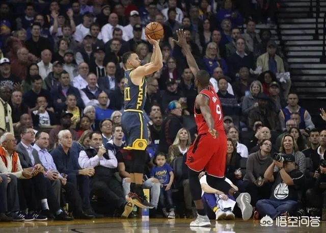 为什么有人说猛龙对勇士有主场优势？