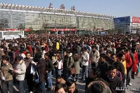 来不及了快上车！盘点春运期间全国十大最拥挤火车站