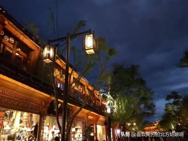 丽江购物最有特色的是些什么呢?