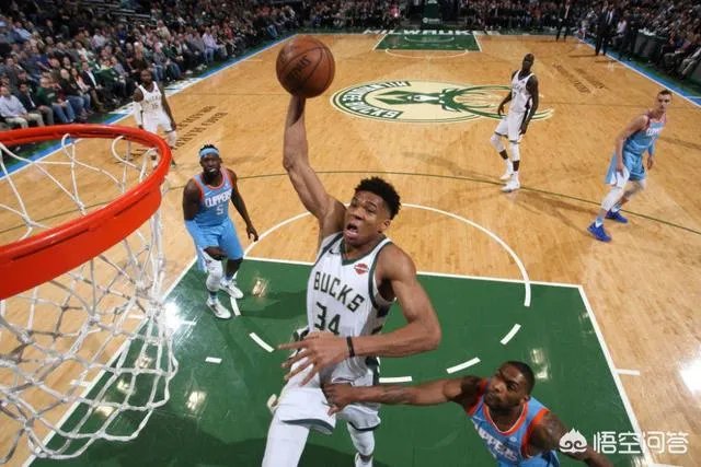 雄鹿和快船比赛中场结束前,字母哥受伤离场是怎么回事?