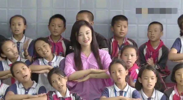 玖月奇迹王小玮离婚后首现身,王小玮是何状态?