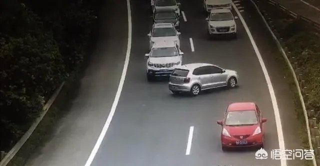 如何评价男子高速掉头逆行？