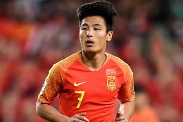 武磊为什么一直替补