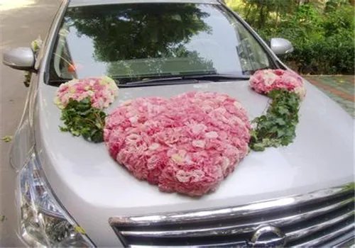 婚礼车花怎么装饰 婚车布置仿真花效果好吗