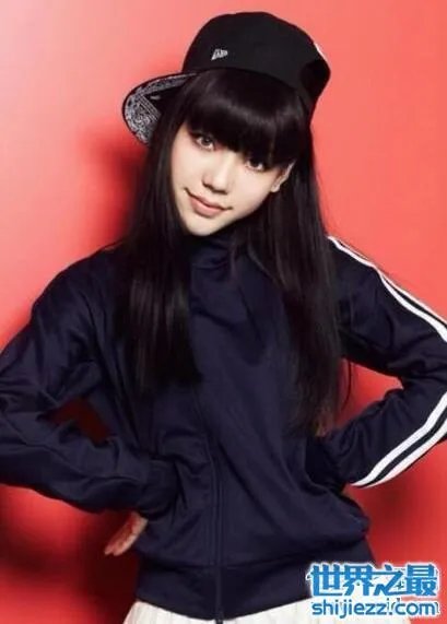 吴莫愁曝清纯素颜照,素颜好看非要化妆出来吓人