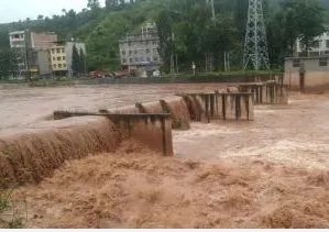 如何看待洪峰过境重庆造成的损失呢？