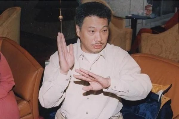 吴孟达曾带一麻袋现金到汶川救助,你心中的“达叔”是个怎样的人?