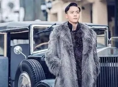 陈伟霆晒女装照 你竟然可以这么美