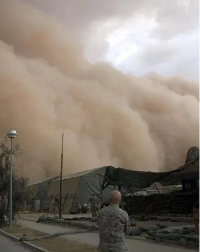 沙尘暴侵袭悉尼：沙尘暴图片末日的景象（图）