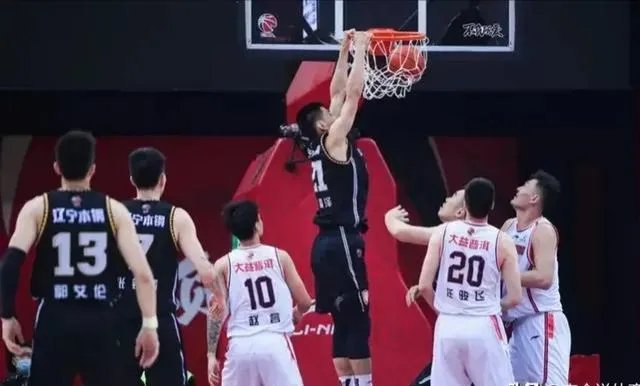 辽宁男篮纸面实力占优，总决赛第一场到底输在了哪里？