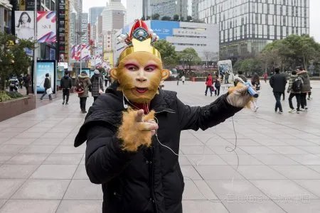 云海翻腾孙悟空第三十集片尾曲叫什么？女声唱的！