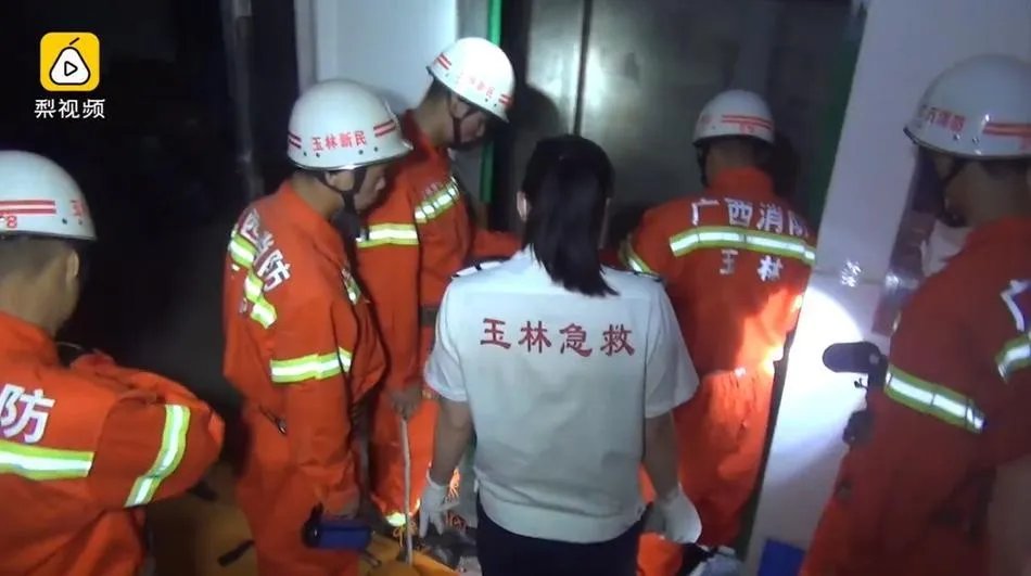 睡衣女深夜失联是怎么回事？