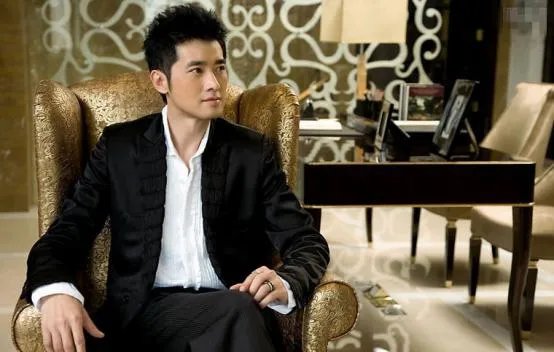 范冰冰以前的十个男友曝光 范冰冰的初恋男友原是李解