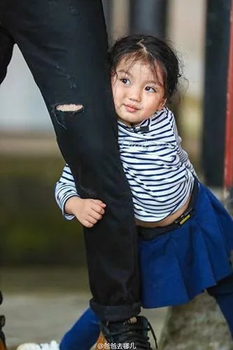 阿拉蕾(崔雅涵)是谁的女儿?