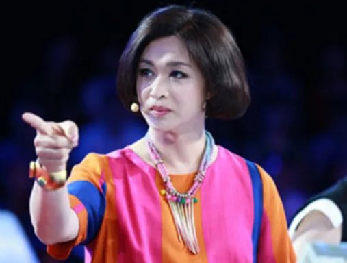 金星脱口秀播出时间结束后 金星《一笑值千金》炮轰演艺圈