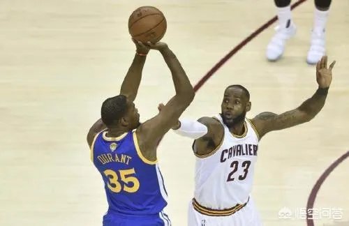 同样是狂砍38分，为何老詹和杜兰特的待遇却是天差地别？