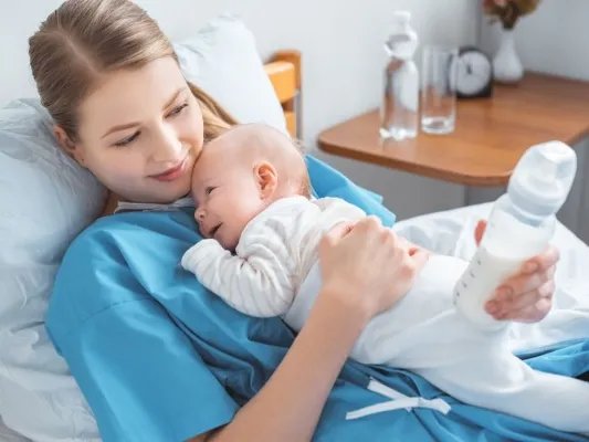 婴儿吃完奶后打嗝怎么办