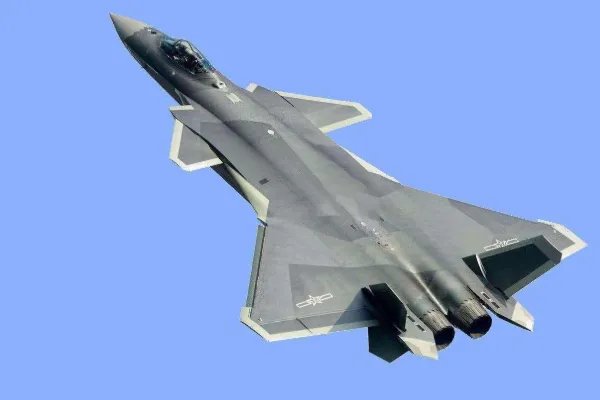 歼20和f22哪个厉害？有什么区别？