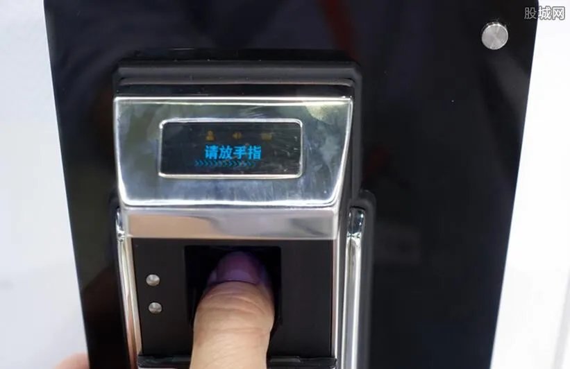 比剪刀手会泄露指纹 指纹支付或有被识别的风险