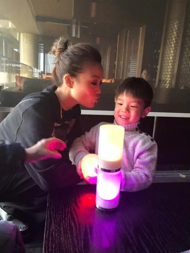 容祖儿亲嗯哼被拒，知道为何吗？