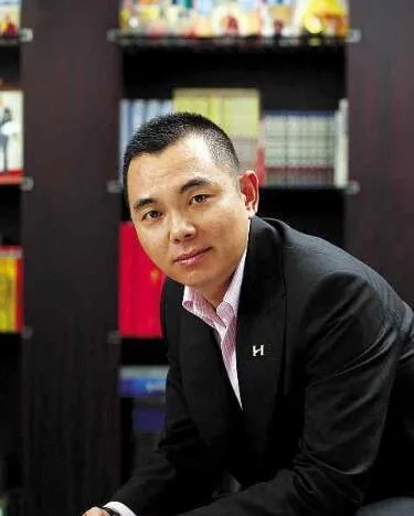 原来李湘老公李厚霖是假富翁  揭秘二人离婚内幕