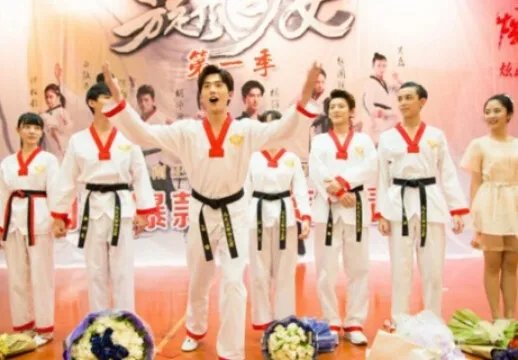 旋风少女杀青合照曝光  为什么那么高人气?