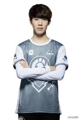 Theshy道歉上了热搜，想听听对IG和shy哥的客观看法，可以吗？