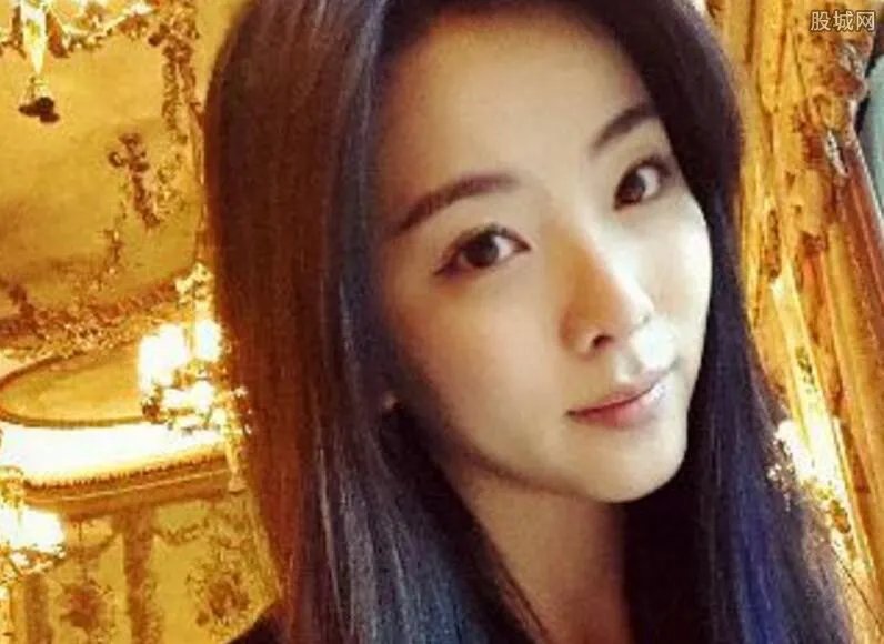 传魏文彬李思思结婚照曝光 李思思老公是谁？