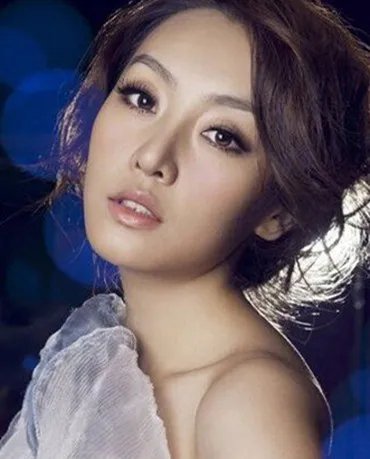 那洋的扮演者是谁曝光 骨子里的性感气质令王晶折服