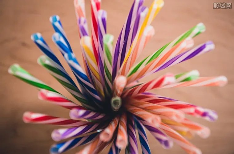 餐厅禁止供应吸管 若非顾客要求将每天被罚款171元