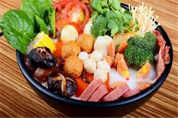 一碗六块的麻辣烫就能干13次 六块钱的麻辣烫故事完整版由来