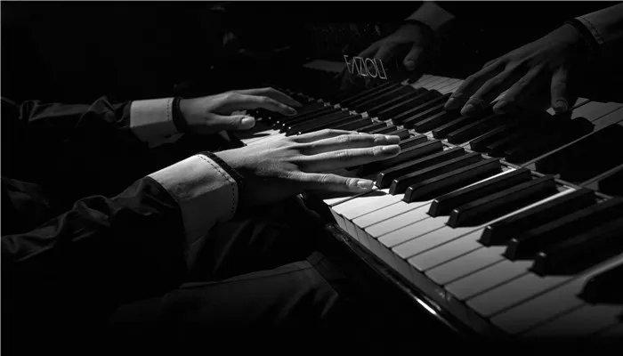 钢琴的黑白键一样宽吗 钢琴的黑白键宽度是一样吗