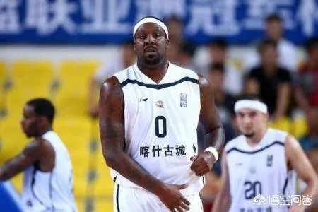 新疆队在一个月前辟谣李秋平离任，现在又官宣李秋平离任，这是为什么？