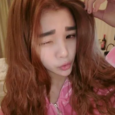 变形计李耐阅资料　自残手臂发微博