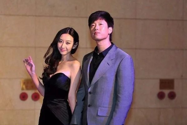 “唐一菲、姚晨、凌潇肃三人的感情太乱了”,这三个人之间究竟有多乱?