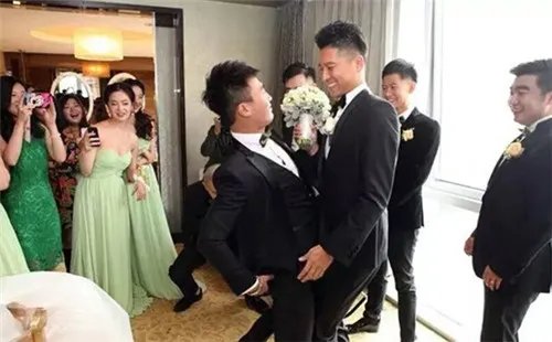 结婚怎么整新郎才搞笑  结婚整新郎的7大狠招