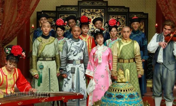 新还珠格格的片尾曲歌名